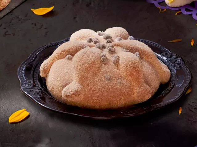 Pan de muerto con pepitas de chocolate